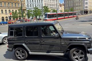 Nehoda Filipa Turka v Praze: Identifikovali jsme jeho auto, Fabia Combi s modrými majáky proti němu neměla šanci - Garáž.cz